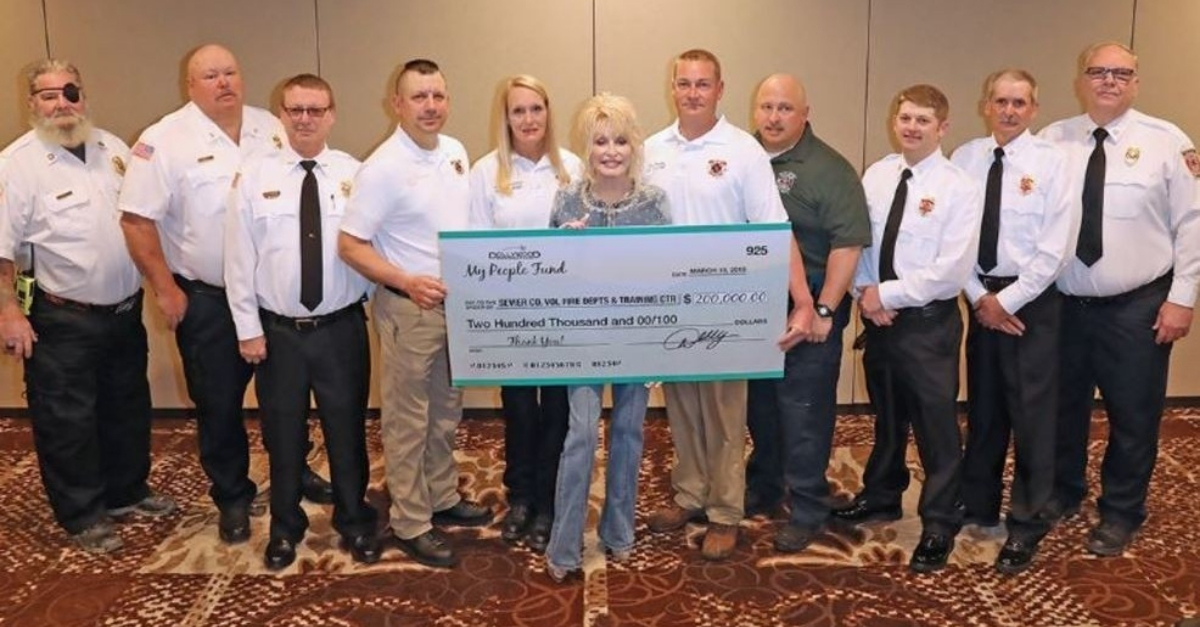 Dolly Parton Donates $200,000 To Volunteer Firefighters Who Fought Wildfires