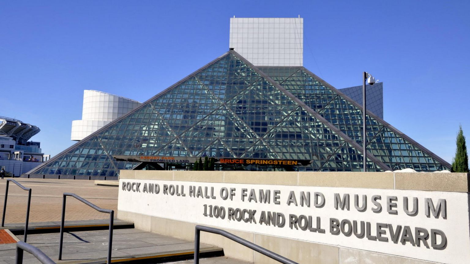 rock and roll hall of fame and museum