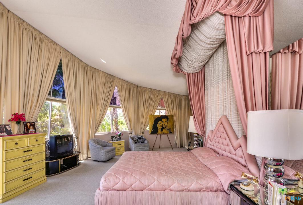 Elvis Presley And Priscilla S Honeymoon Home Is For Sale