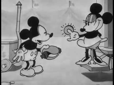 why does mickey mouse wear white gloves