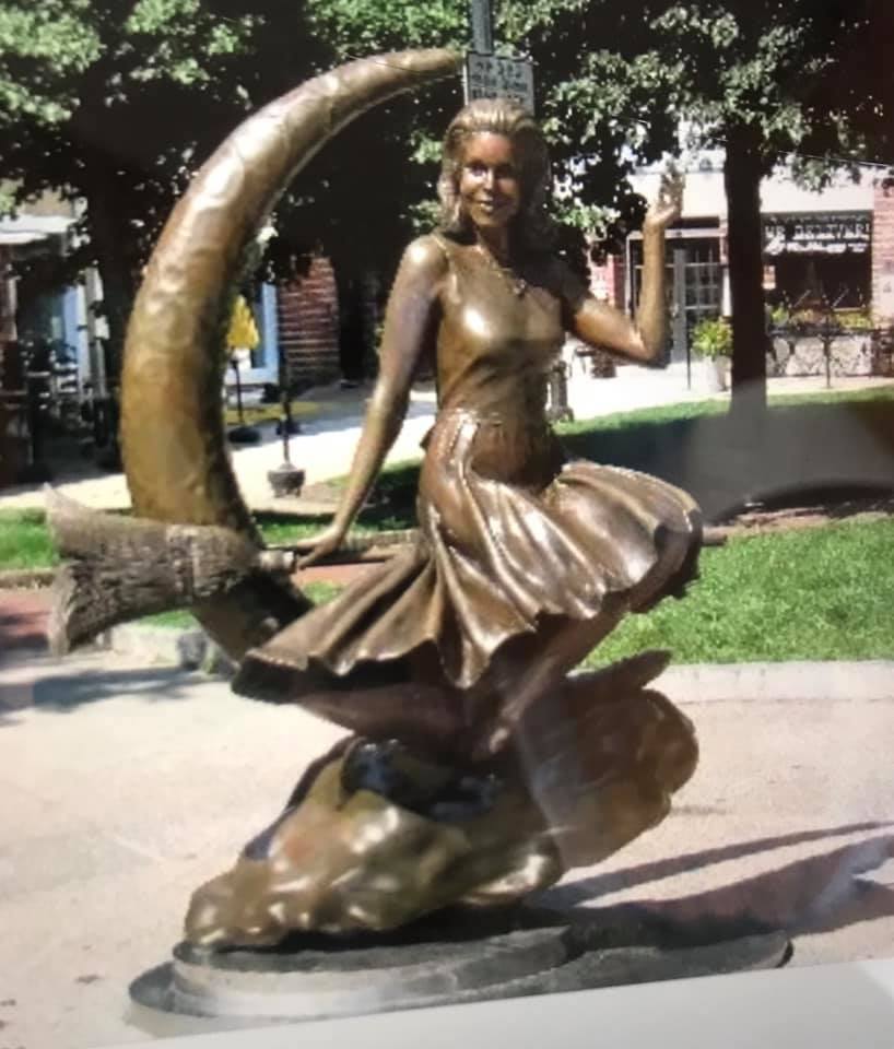 samantha stephens statue