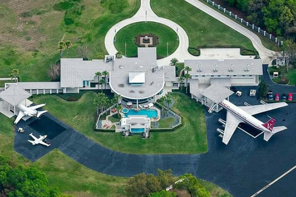 john travolta's house