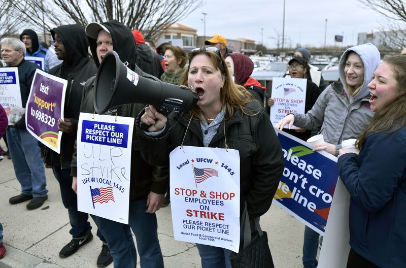 stop and shop workers on strike