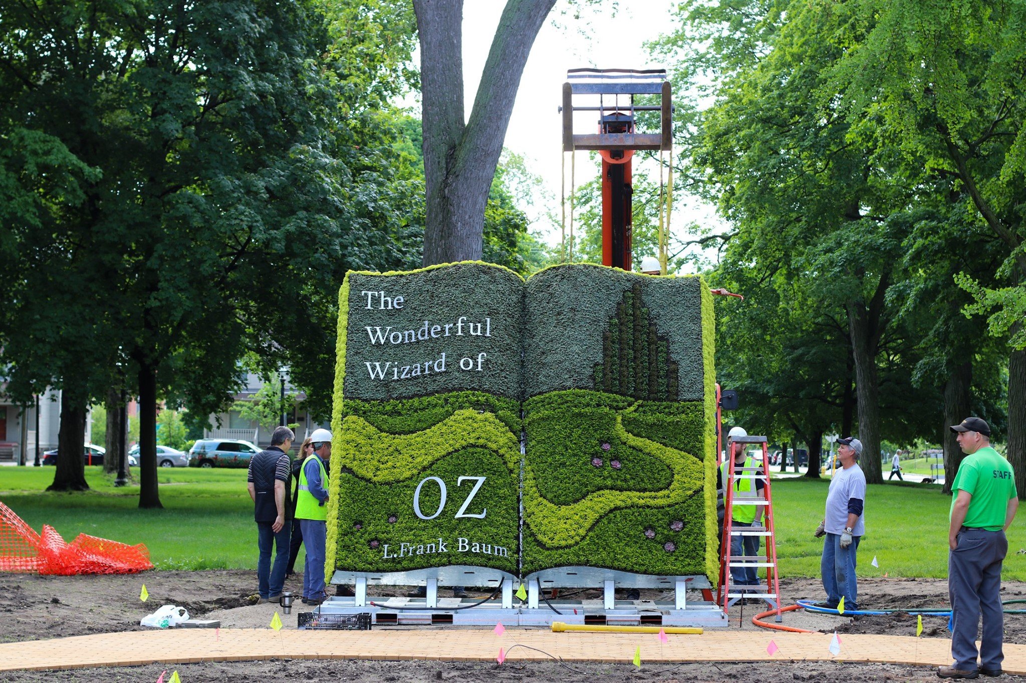 wizard of oz book