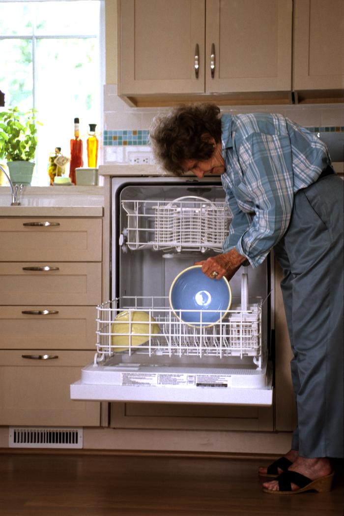 You Are Probably Loading Your Dishes In The Dishwasher All Wrong