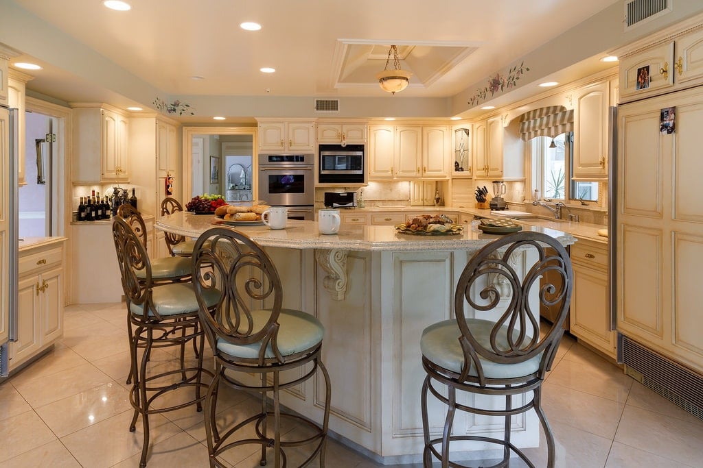 Tony Soprano s House For Sale Starting At 3 4 Million who-is-tony-soprano-based-off-esof2012
