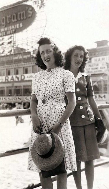 1940s woman in white