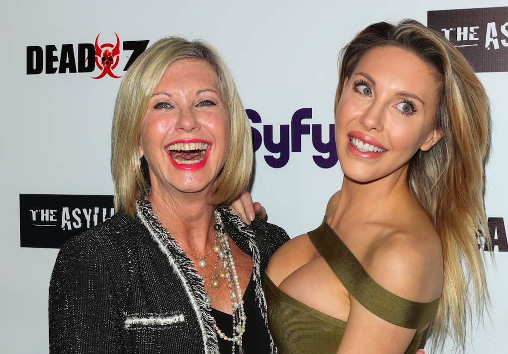 chloe lattanzi talks about mom olivia newton-john's cancer battle