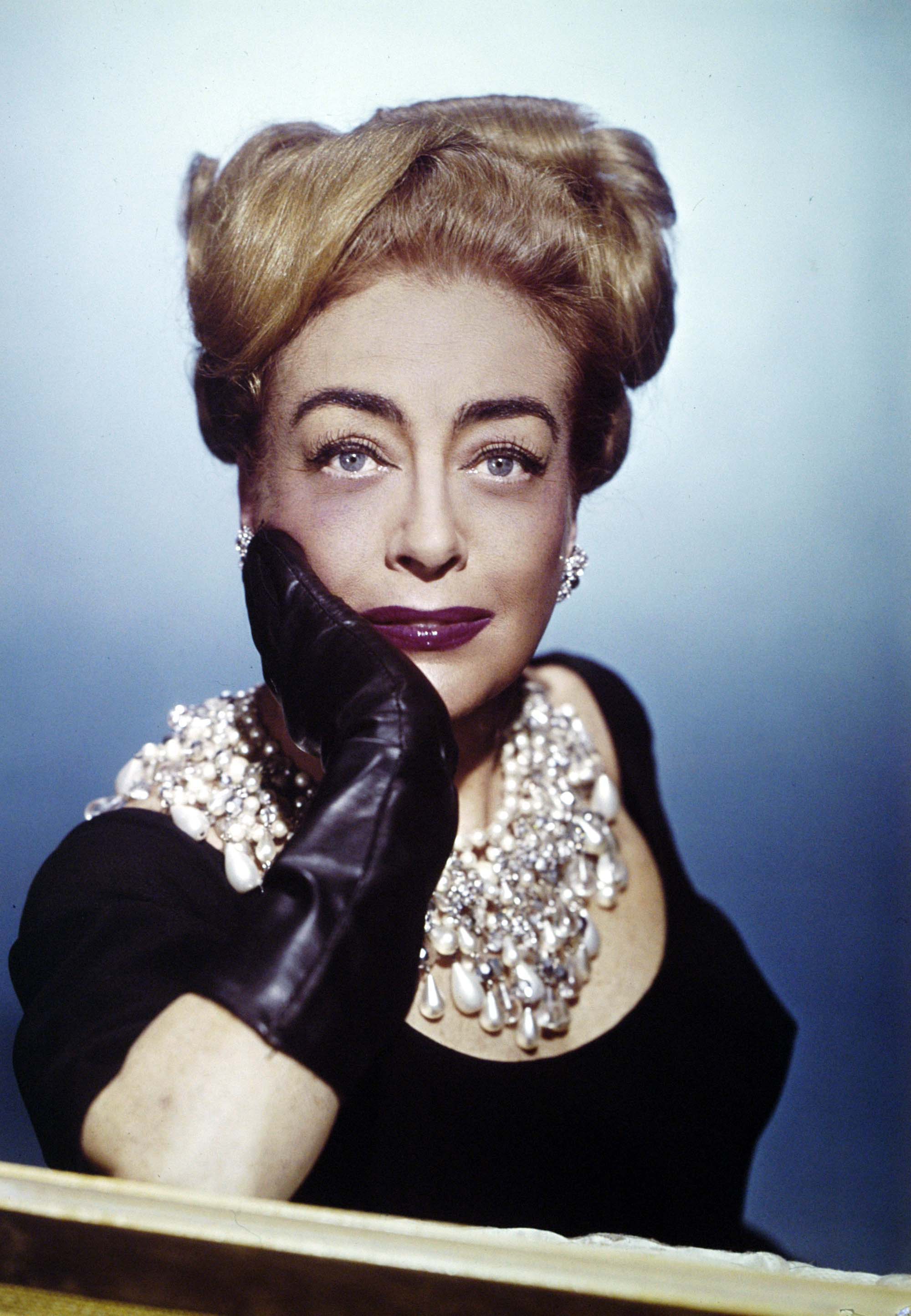 Eight Rare Photos Of The Beautiful Joan Crawford Over The Years