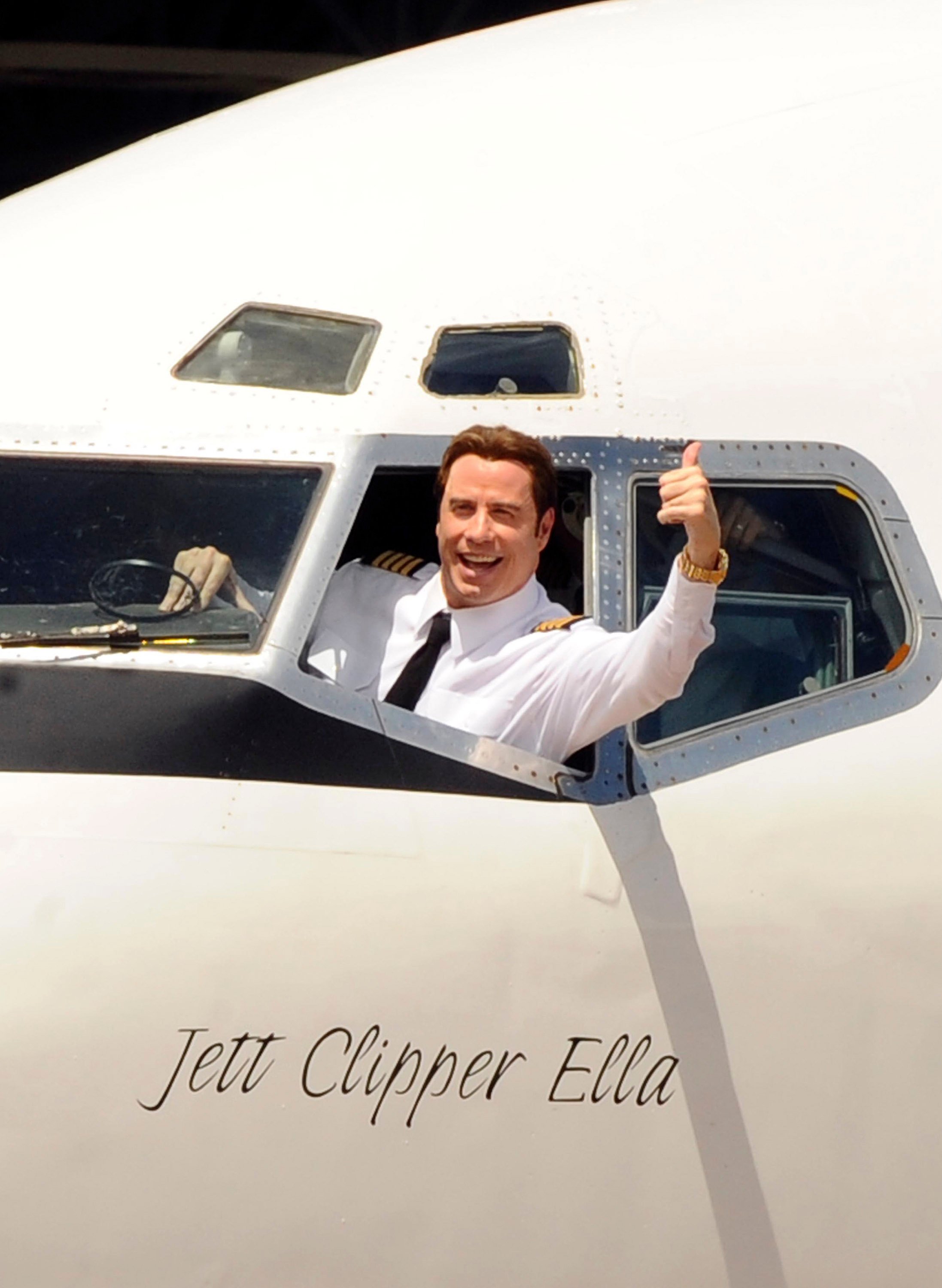 john travolta plane 