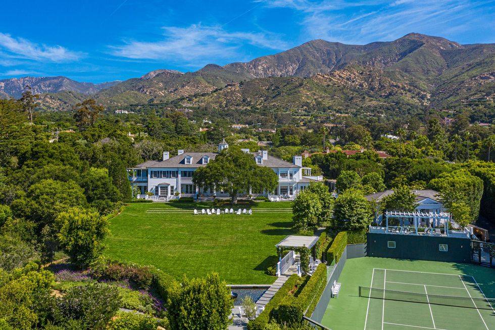 rob lowe selling mansion