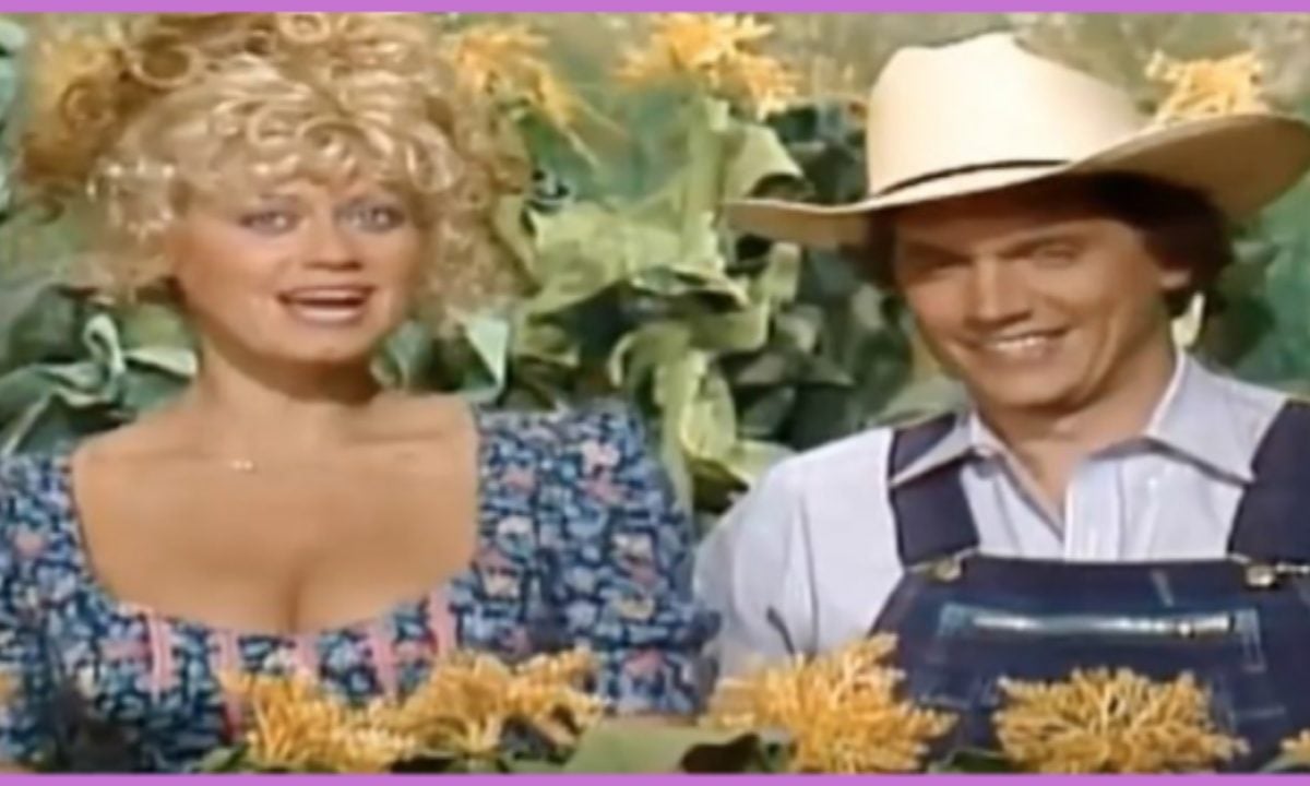 George Strait Proven Hilarious On This Hee Haw Sketch