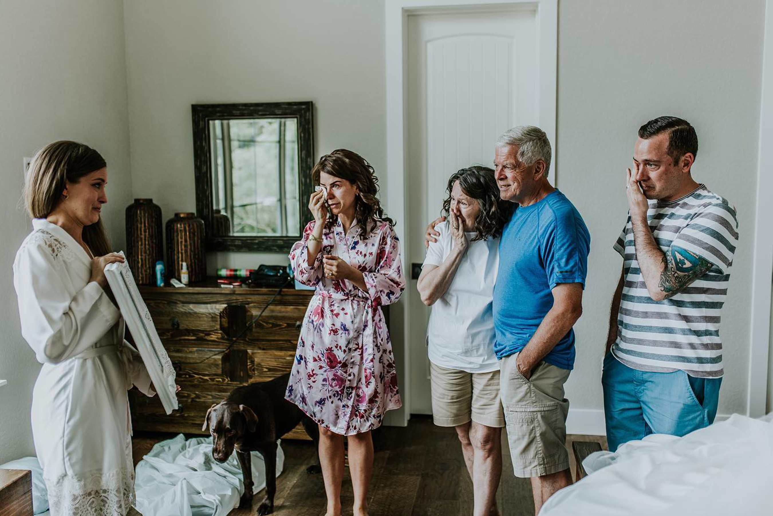 Bride-to-Be Flies to Grandmother in Hospice for 'Secret' Photoshoot in Her Wedding Gown