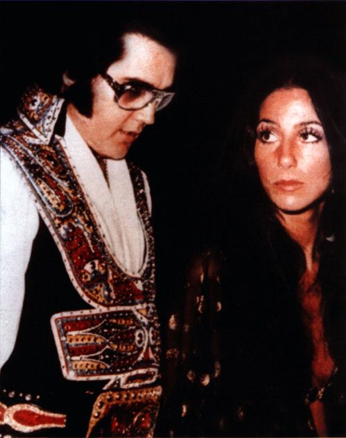 Cher Reveals She Was "Too hermostunut" To Date Elvis Presley"Too Nervous" To Date Elvis Presley