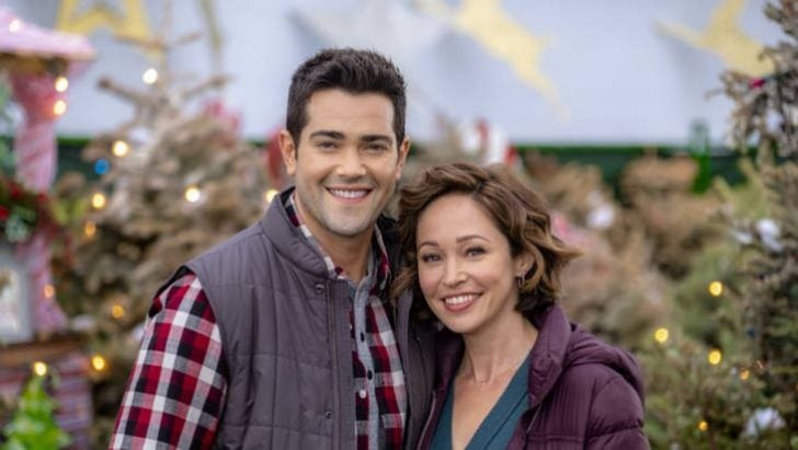 You Can Now Attend Hallmark's First Ever 'Christmas Con' In New Jersey