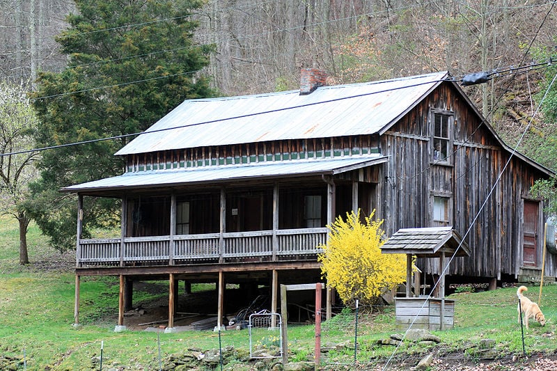 loretta lynn childhood home 