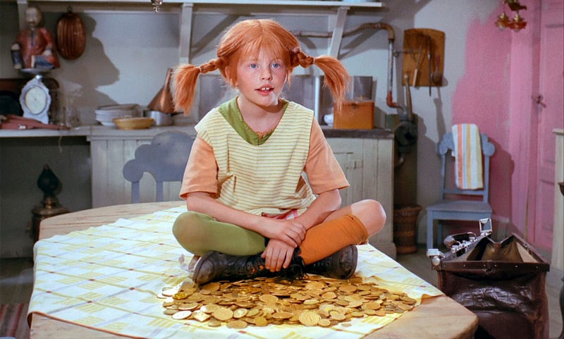 pippi longstocking sitting