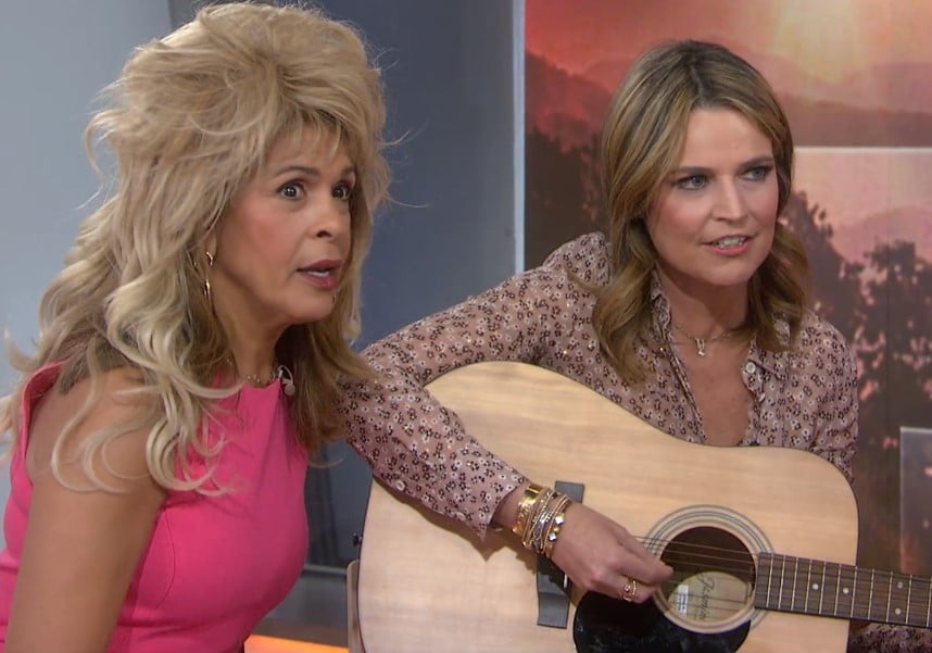 hoda kotb savannah guthrie the today show singing jolene