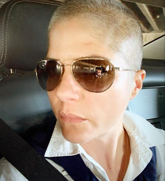 Selma Blair Rocks New Short & Grey Look As Hair Regrows ...