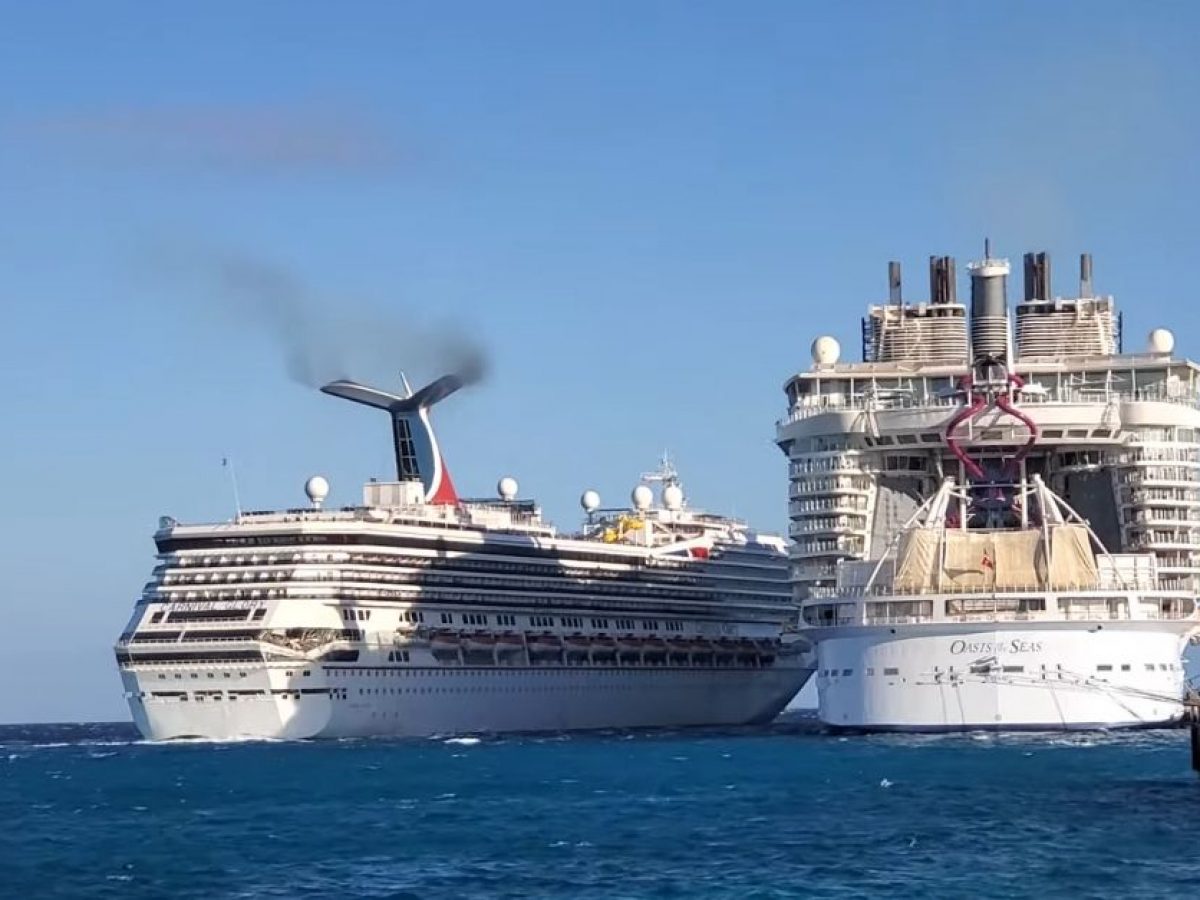 cruise ships collide 2022