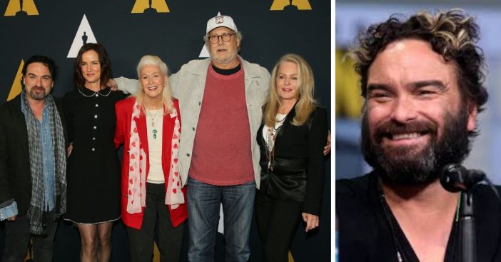 Johnny Galecki reunites with his Christmas Vacation co stars