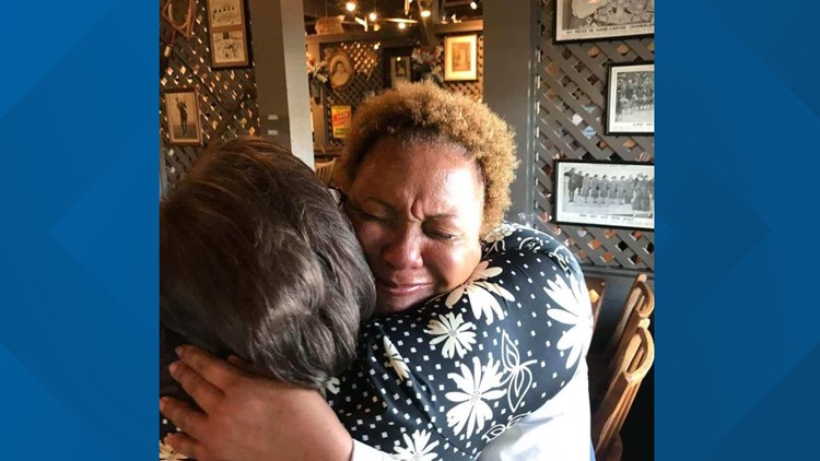 Georgia Cracker Barrel Waitress Receives An Incredible $1,100 Tip