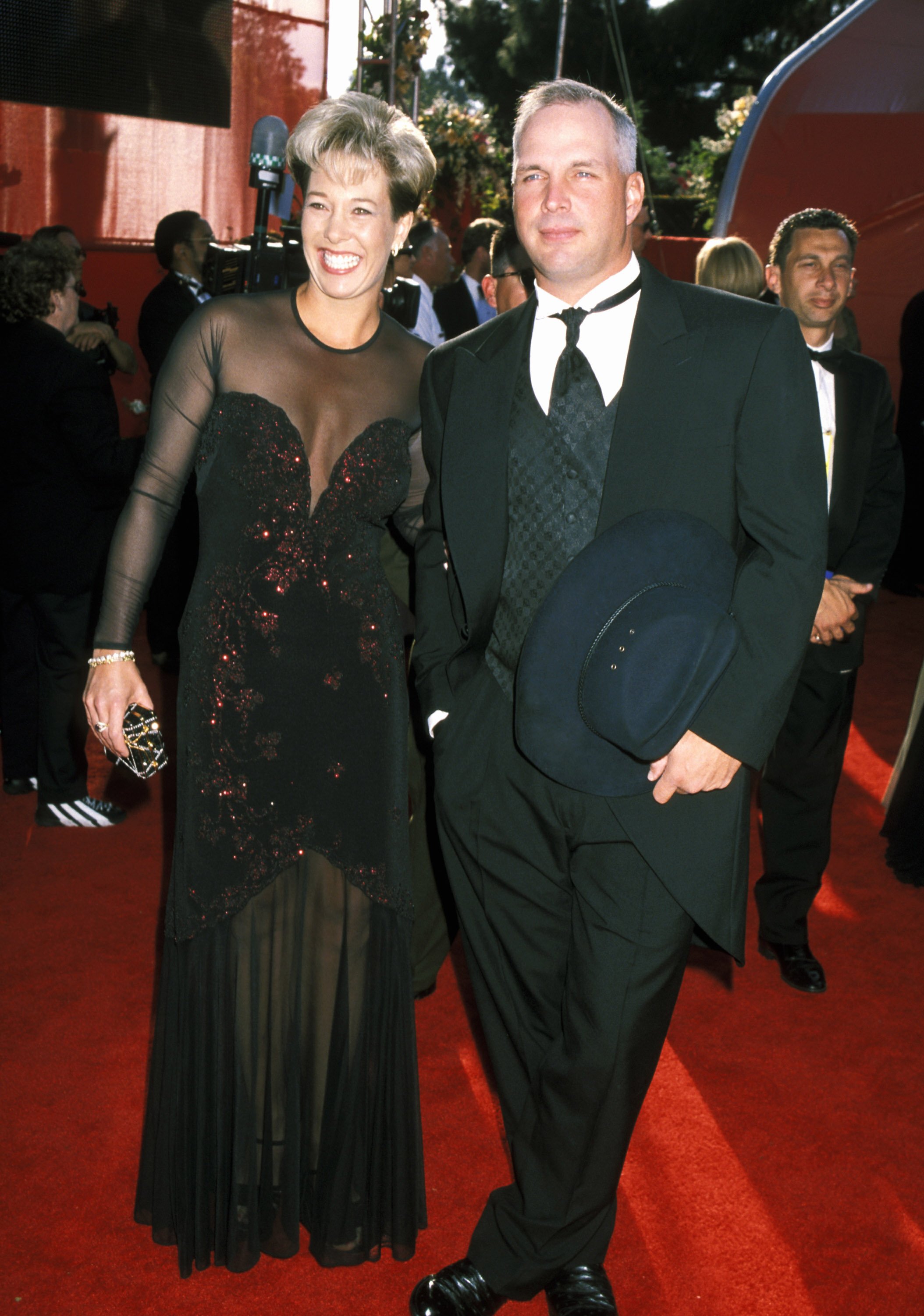 garth brooks ex wife sandy mahl award show