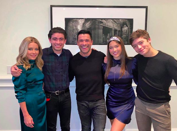 Kelly Ripa Swaps Out Traditional Ornaments For Nostalgic Family Photos On Her Christmas Tree