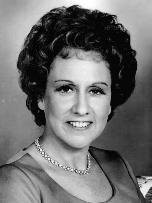 Life And Death Of Jean Stapleton, Celebrated 'All In The Family' Star ...