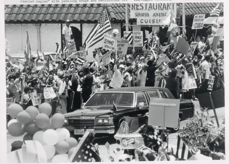 check-out-these-ten-nostalgic-photos-of-miami-during-the-80s