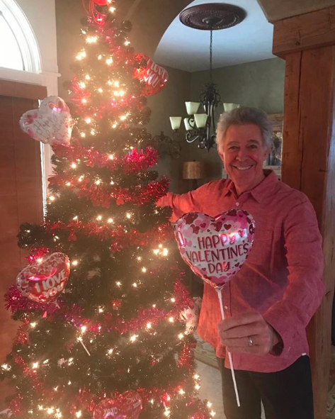 barry williams puts up valentine's day tree