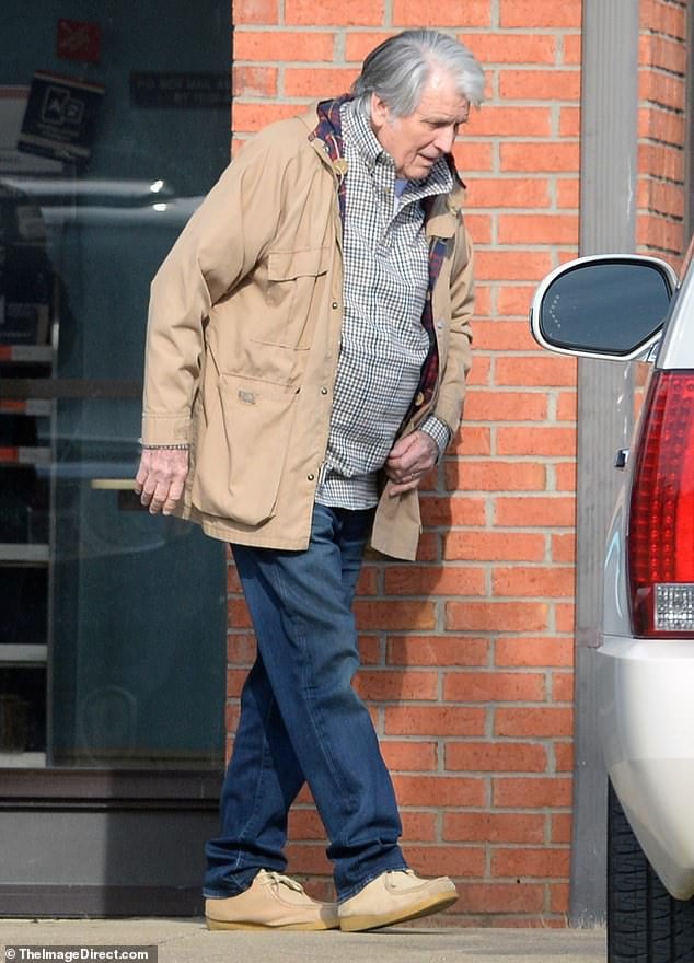 Dolly Parton's Husband, Carl Dean, Seen In Public For First Time In 40 Yrs