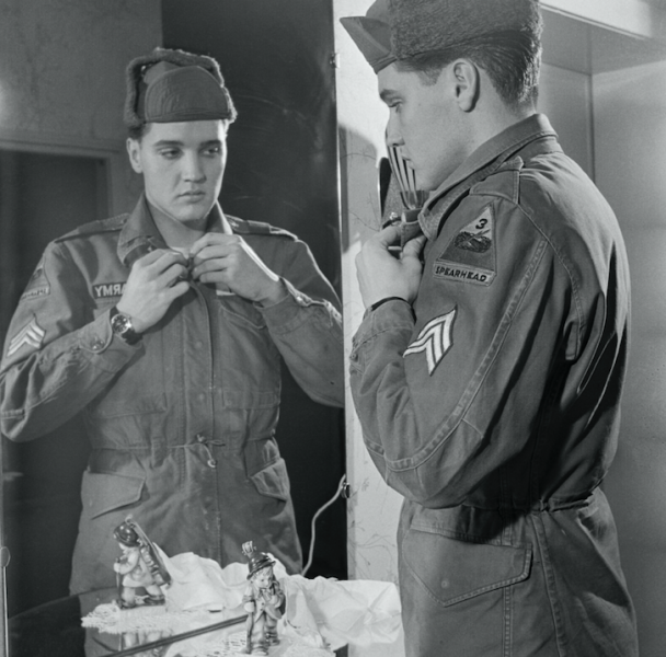 Eight Rare Photos Of Elvis Presley When He Was Serving In The Army