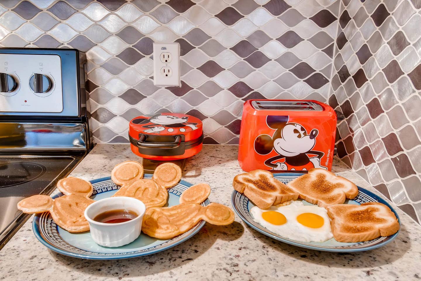 mickey mouse appliances airbnb kissimmee fl 