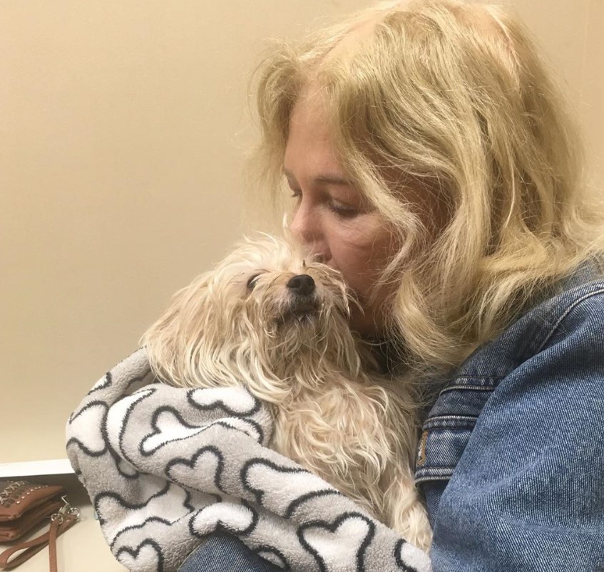 loretta swit kissing dog 