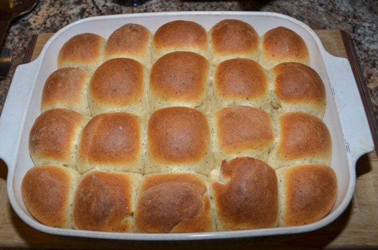 Make Those Yeast Rolls You Remember From The School Cafeteria