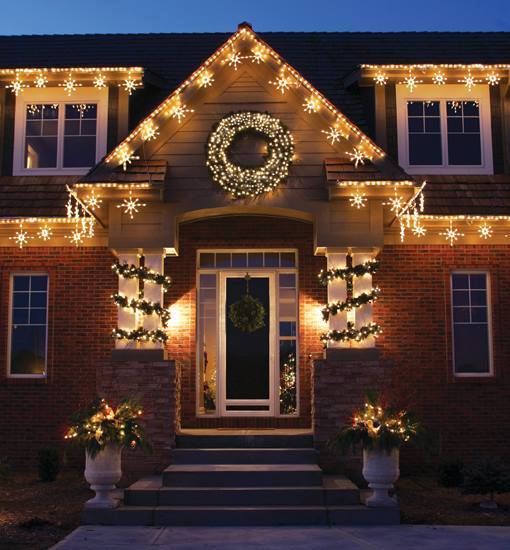 During Coronavirus Fears, People Are Putting Christmas Lights Back Up