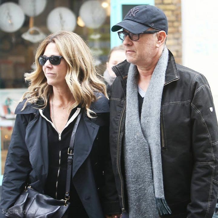 tom hanks rita wilson walking 