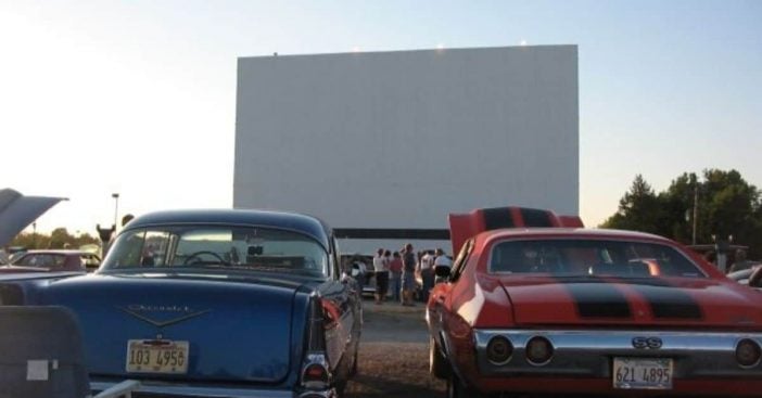 Drive in movie theaters are making a comeback