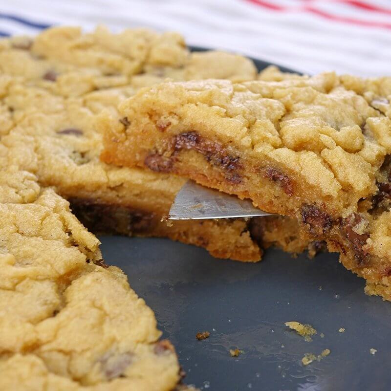 chocolate chip cookie 