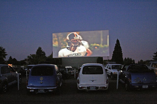 drive in movie theater 