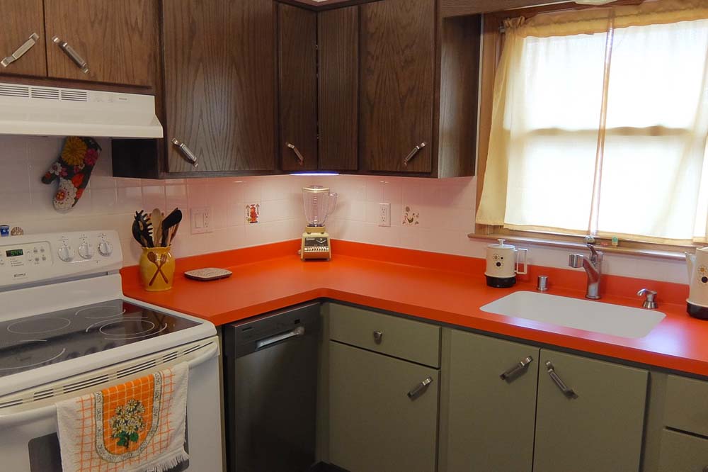 kitchen renovation inspired by the brady bunch