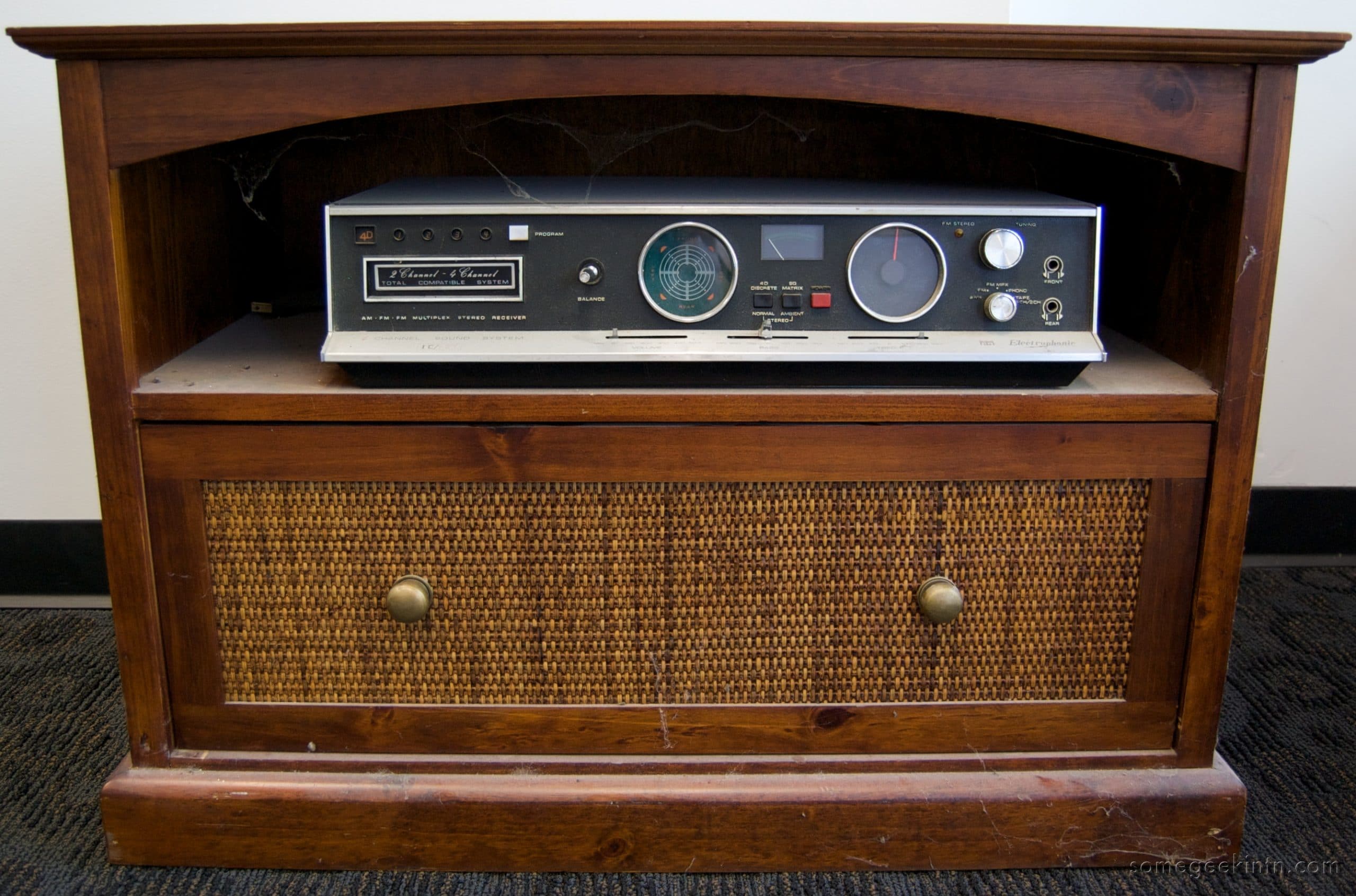 8-track player 