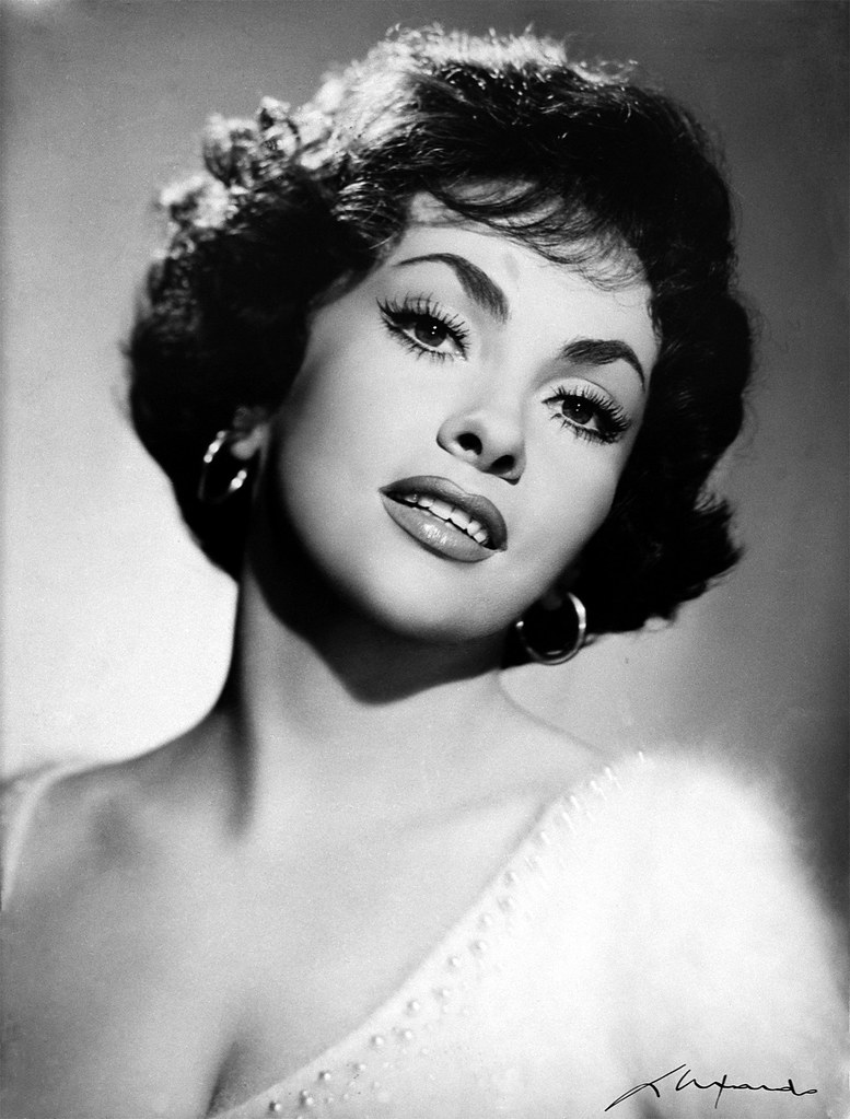 Gina Lollobrigida Is Still Radiant And Beaming At 95