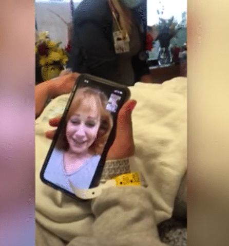 Reba McEntire Surprises Fan In Hospital With Spinal Injury