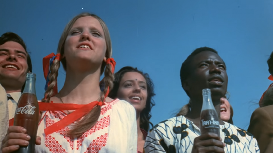 Coca Colas 1971 Hilltop Commercial Was Inspired By A Delayed Flight 9733