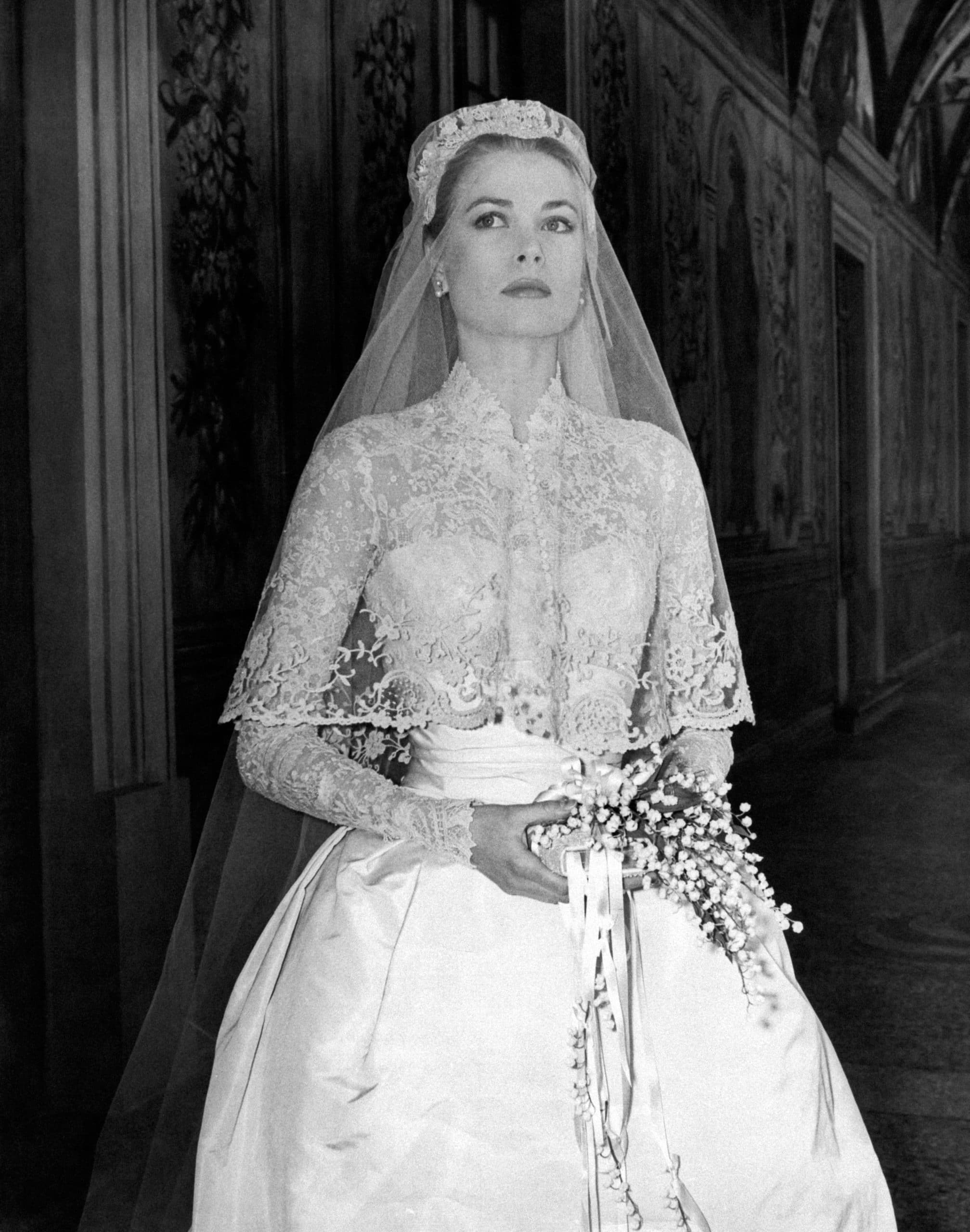 learn-more-about-grace-kelly-s-infamous-wedding-dress