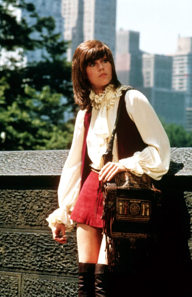 jane-fonda-in-miniskirt