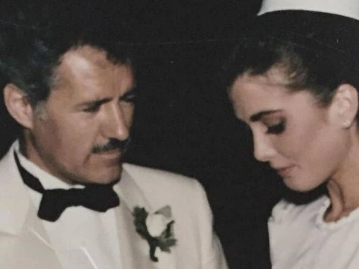Alex Trebek S Widow Jean Shares Photo From Their Wedding Day