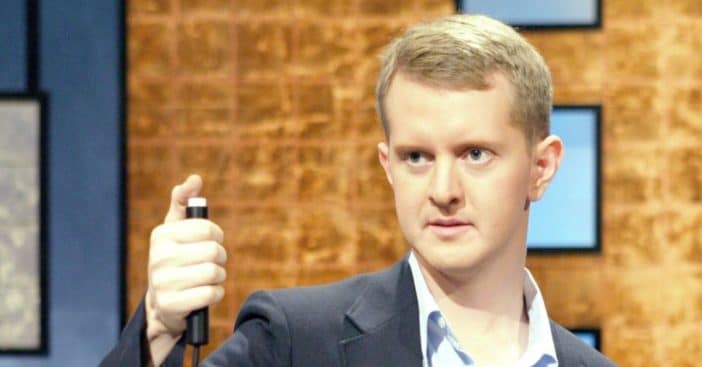 Ken Jennings apologizes for past tweets